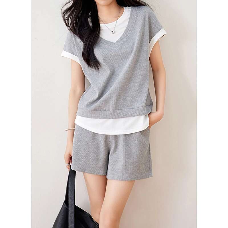 Woman Solid Round Neck Knitted Pullover Loose Comfortable Fake T-Shirt Shorts Two-Piece Set Fashion New