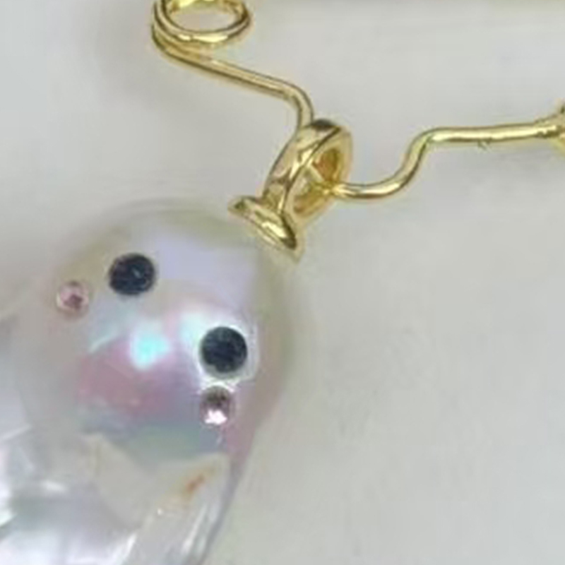 Elegant Ladies Pearl Brooch - Dainty Jewelry Accessory