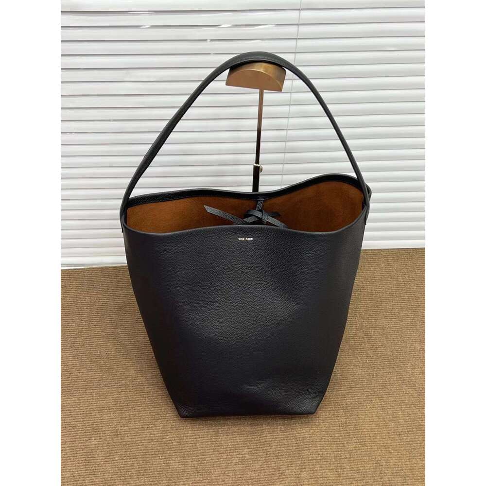 Korean Style Women's Genuine Leather Bucket First Layer Cowhide Large Capacity Shoulder Niche High-end Commuter Tote Bag