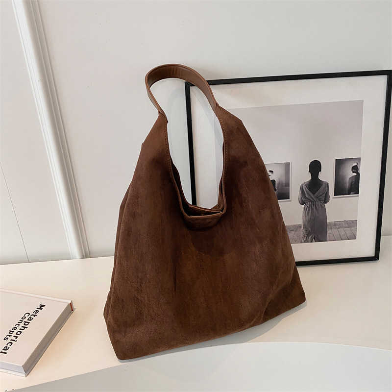 Autumn and Winter Vintage Women's Bag Large Capacity Suede Shoulder Bag Solid Color Casual Commuter Bag Retro Handbags
