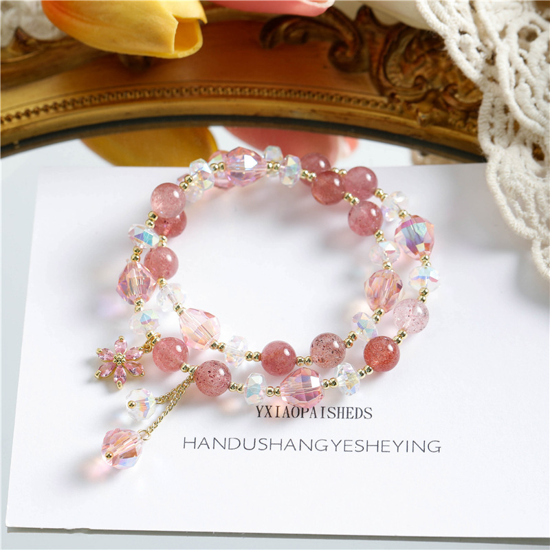 Fashionable and minimalist strawberry crystal micro inlaid zircon bracelet, women's doubles circle, niche flower pendant, gift bracelet accessory