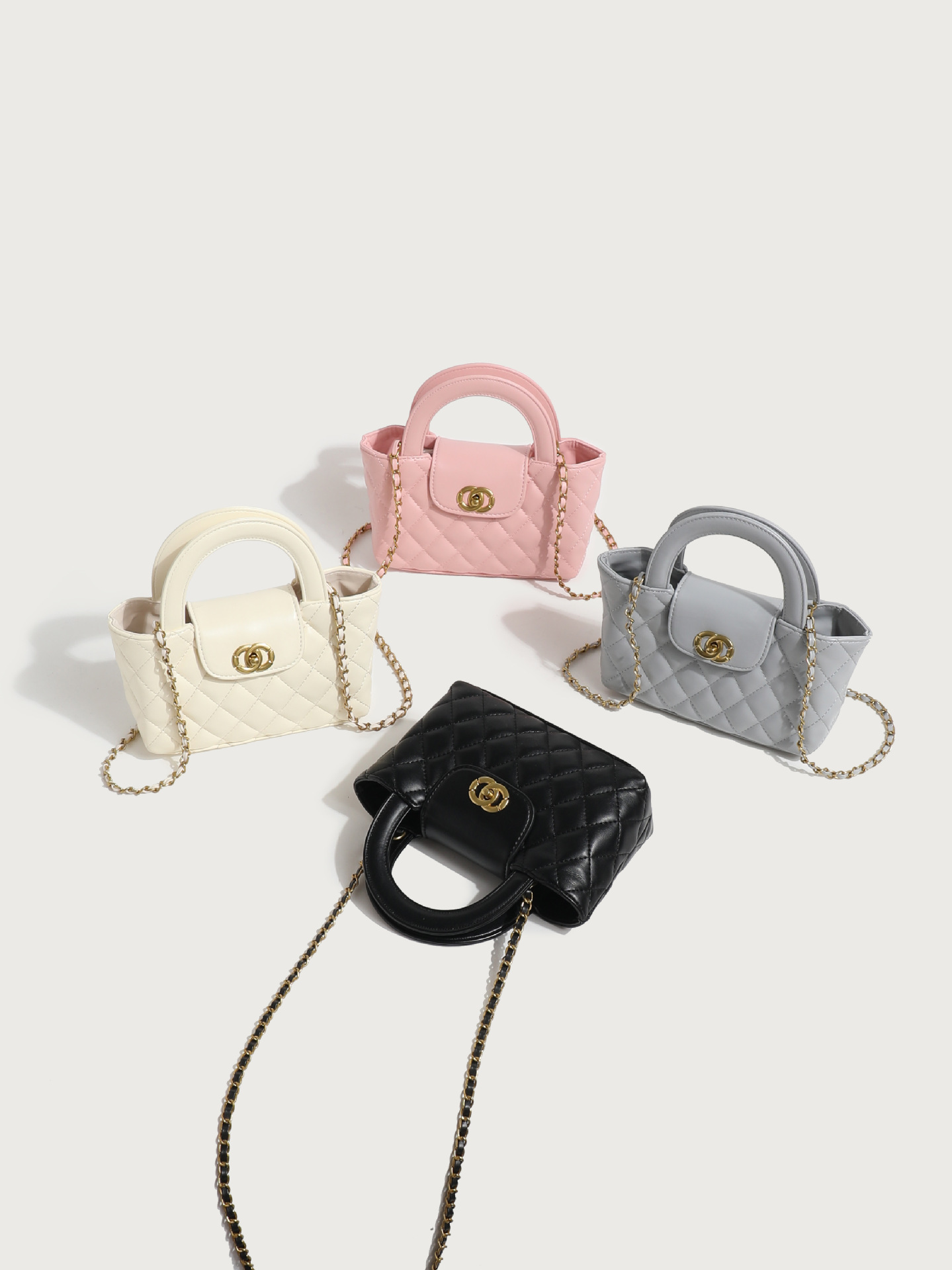 Free shipping designer diamond-shaped hand-held bag 2025 Summer Niche New chain bag Fashionable Casual Versatile commuting single-shoulder crossbody b
