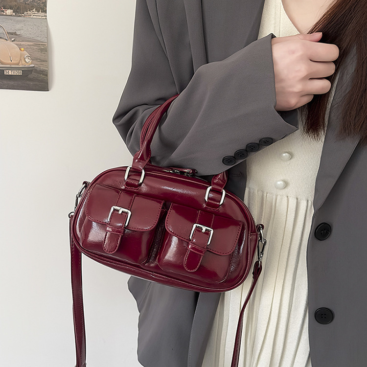 Korean Style Niche Bowling Ball Small for Women New Simple Texture Pillow Casual Commuter Shoulder Crossbody Bag Trendy