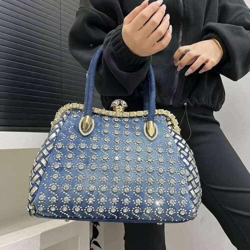 Women's Bags Designer Ladies' Fashionable And Elegant Floral Oversized Handbag, Retro Personalized Dia Embellished Shoulder Bag