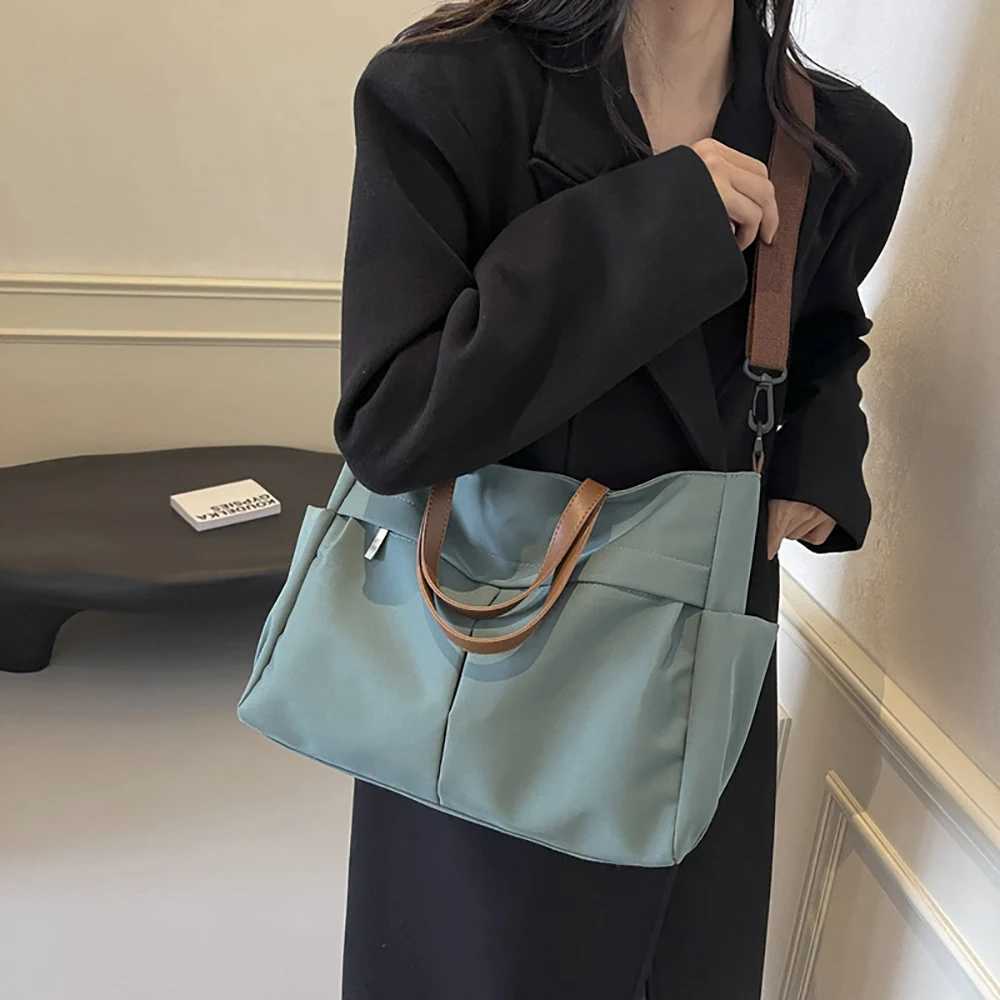 Artistic Shoulder Bag Lightweight Commuting Tote Bag for Students Large Capacity Single Shoulder Crossbody Bag With Your Name W250524