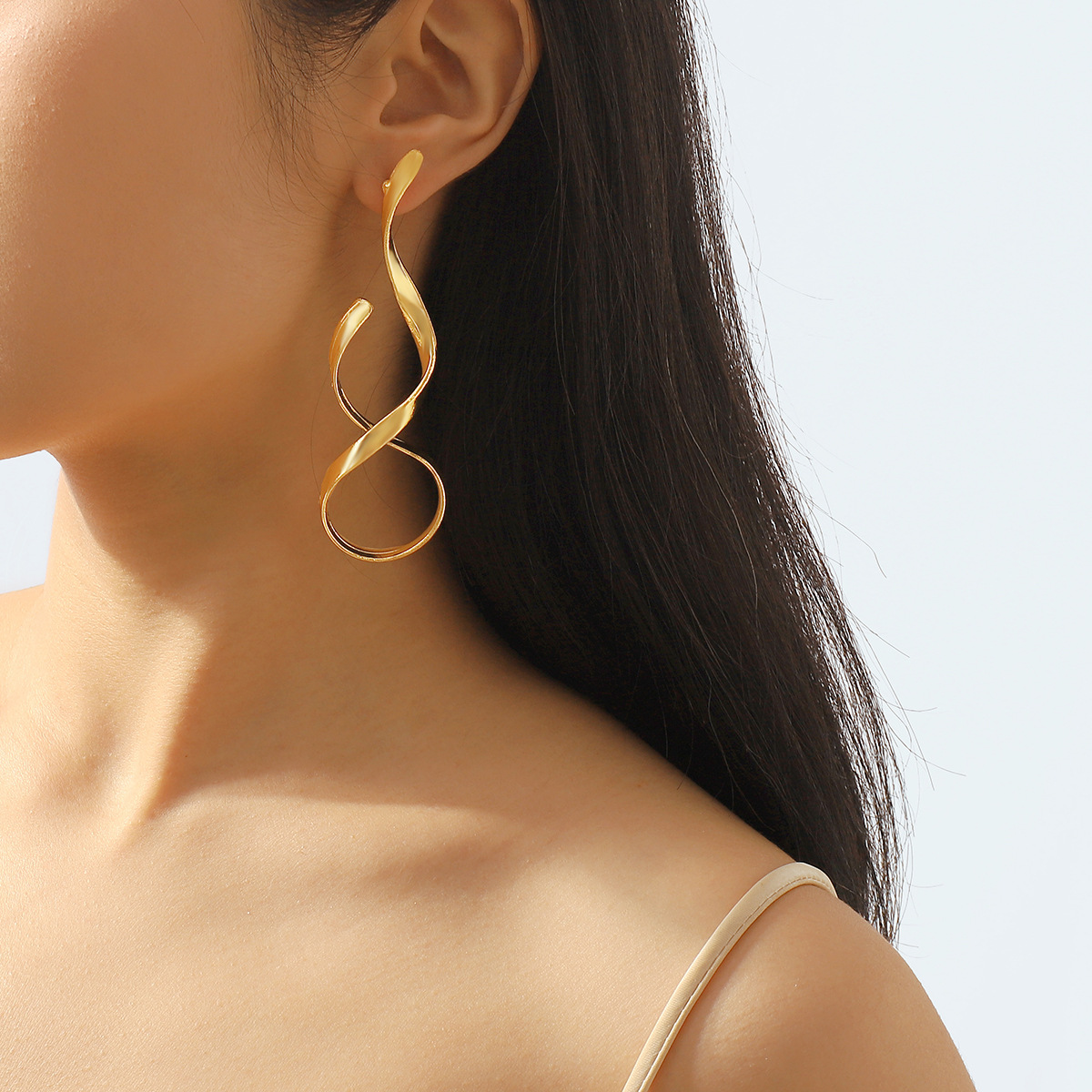 European and American Minimalist Geometric Asymmetrical Hoop Earrings for Women Irregular Bold and Fashionable