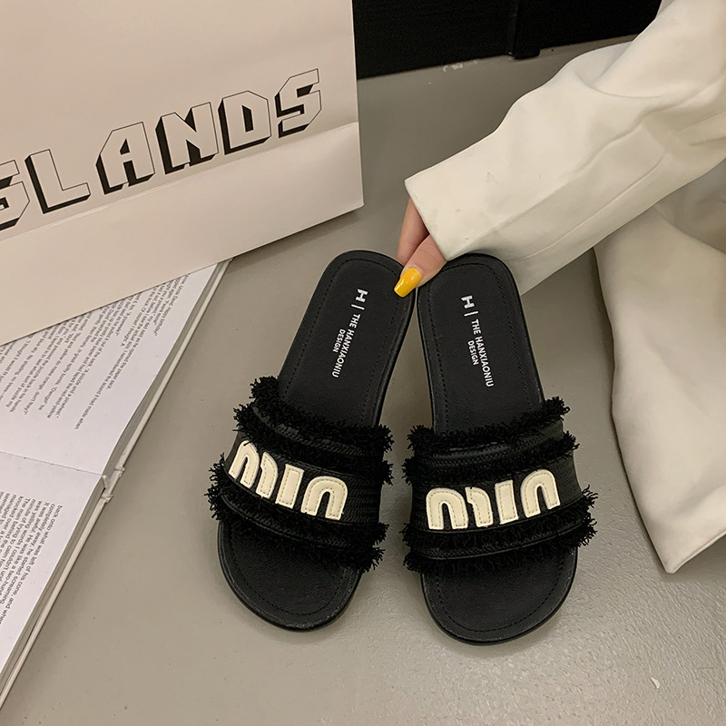 2025 New Summer Women's One-strap Flat Sandals with Toe-baring Design Suitable for Beach and Outdoor Wear Casual and Versatile Slippers in Fairy 