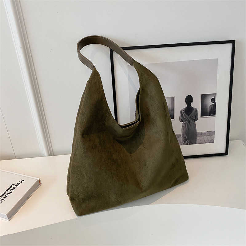 Autumn and Winter Vintage Women's Bag Large Capacity Suede Shoulder Bag Solid Color Casual Commuter Bag Retro Handbags