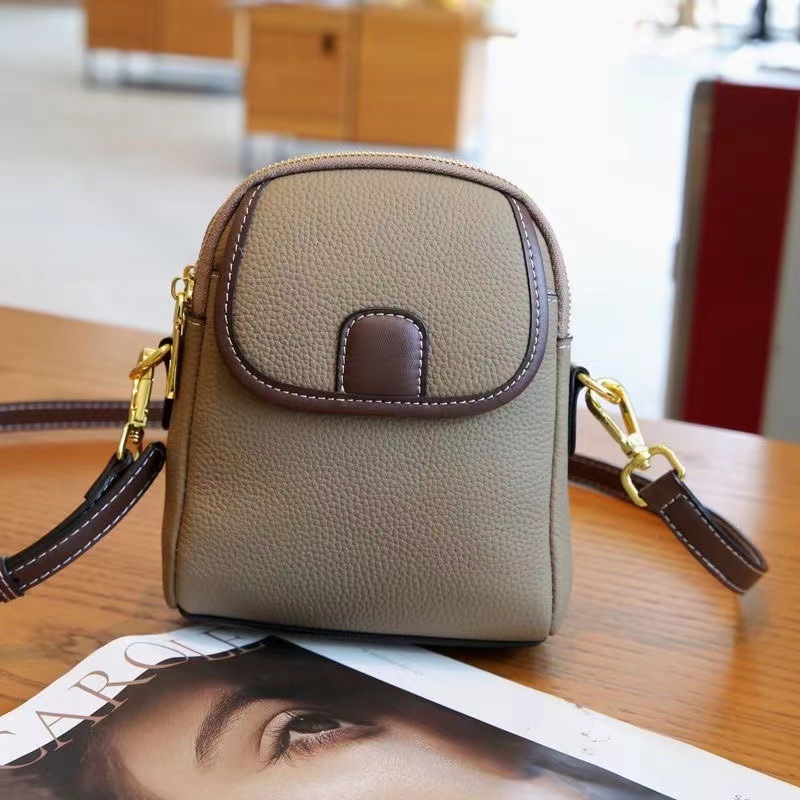 Top quality Brand High Quality New Style 2024 New One Shoulder Small Fashion Women's Mobile Soft Leather Versatile Tiktok Bag New Free Delivery D