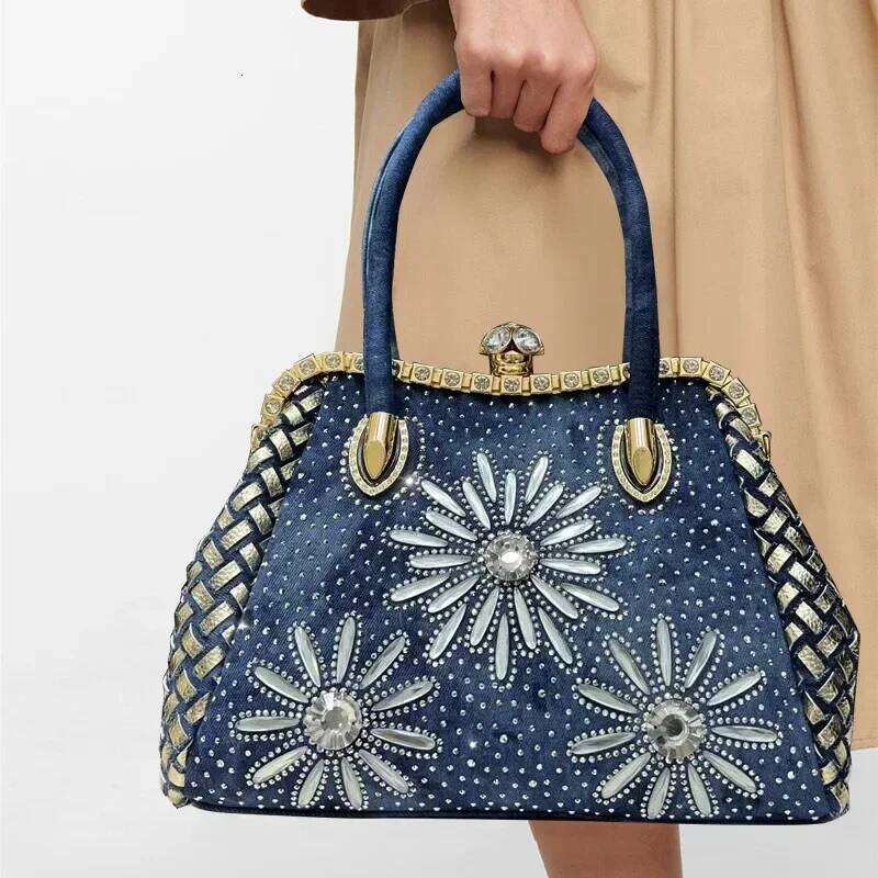 Women's Bags Designer Ladies' Fashionable And Elegant Floral Oversized Handbag, Retro Personalized Dia Embellished Shoulder Bag
