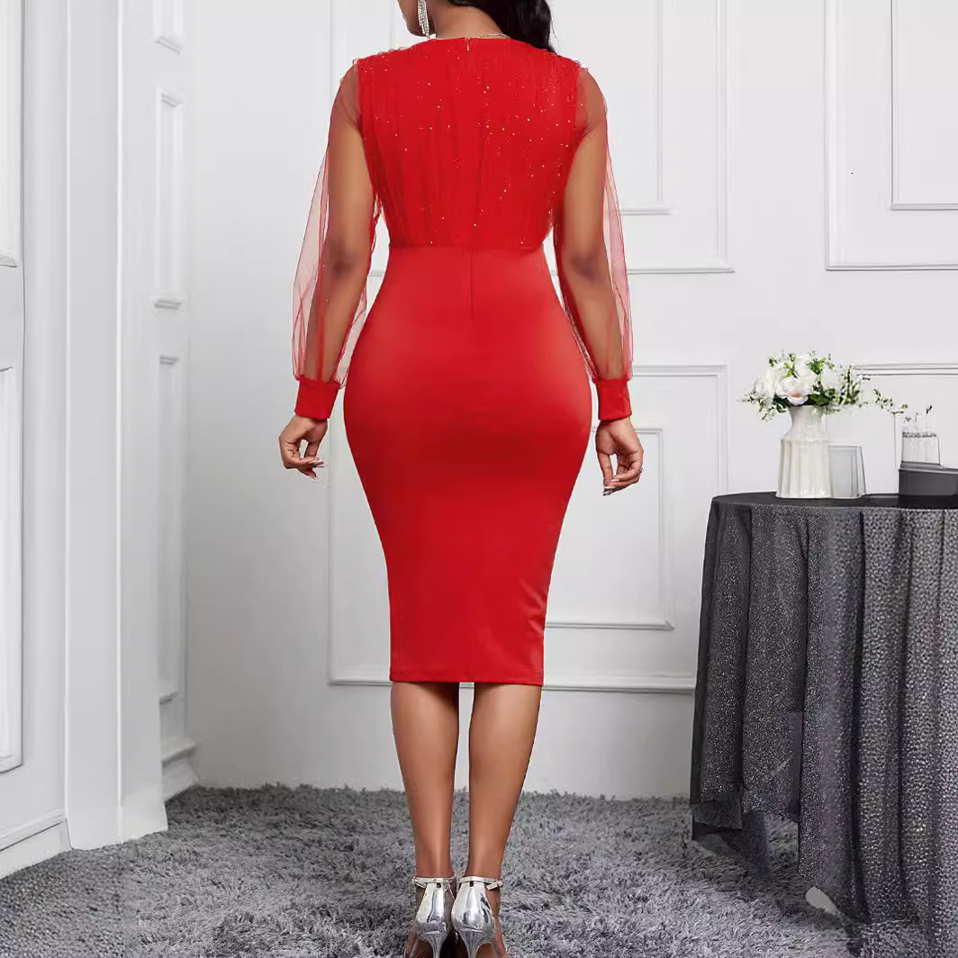 New sexy lace slim fit dress for women with V-neck and buttocks wrapped