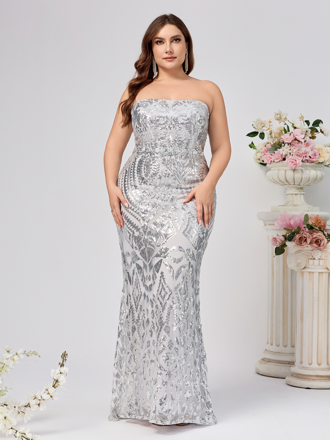 autumn and winter new womens sexy strapless sleeveless dress long skirt slim fit