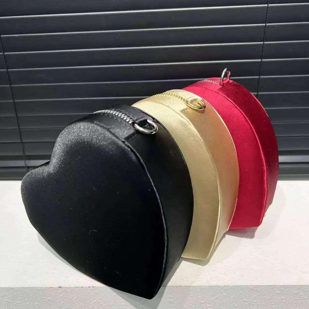 Women's Bags Designer Ladies' Fashionable Elegant Dinner Love Shoulder Bag, Small And Exquisite Chain Diagonal Cross Bag