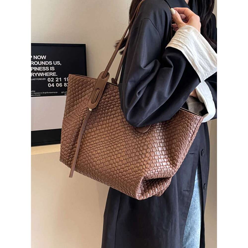 The minimalist elegant PU splicing large capacity handbag is for women stylish and durable design suitable forDH bag