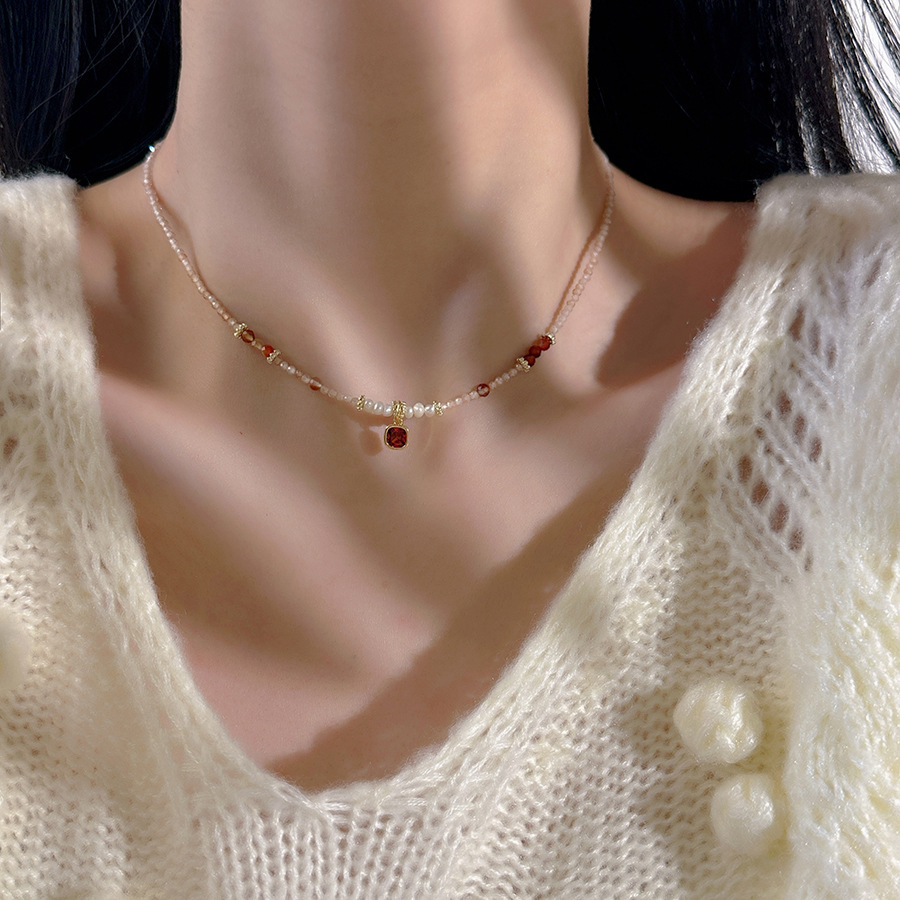 Exquisitely Crafted Pearl & Gemstone Beaded Necklaces for Ladies
