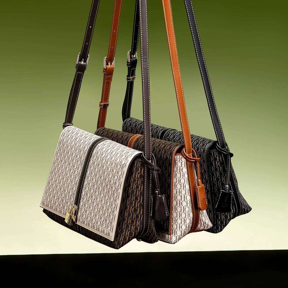 Retro Design Women's Fashionable And Diverse Business Commuter Large Capacity New Shoulder Bag