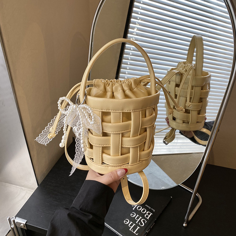 2025 Spring Summer New Niche Design Women Woven Pleated Bucket Fashion Creative Shoulder Crossbody Bag