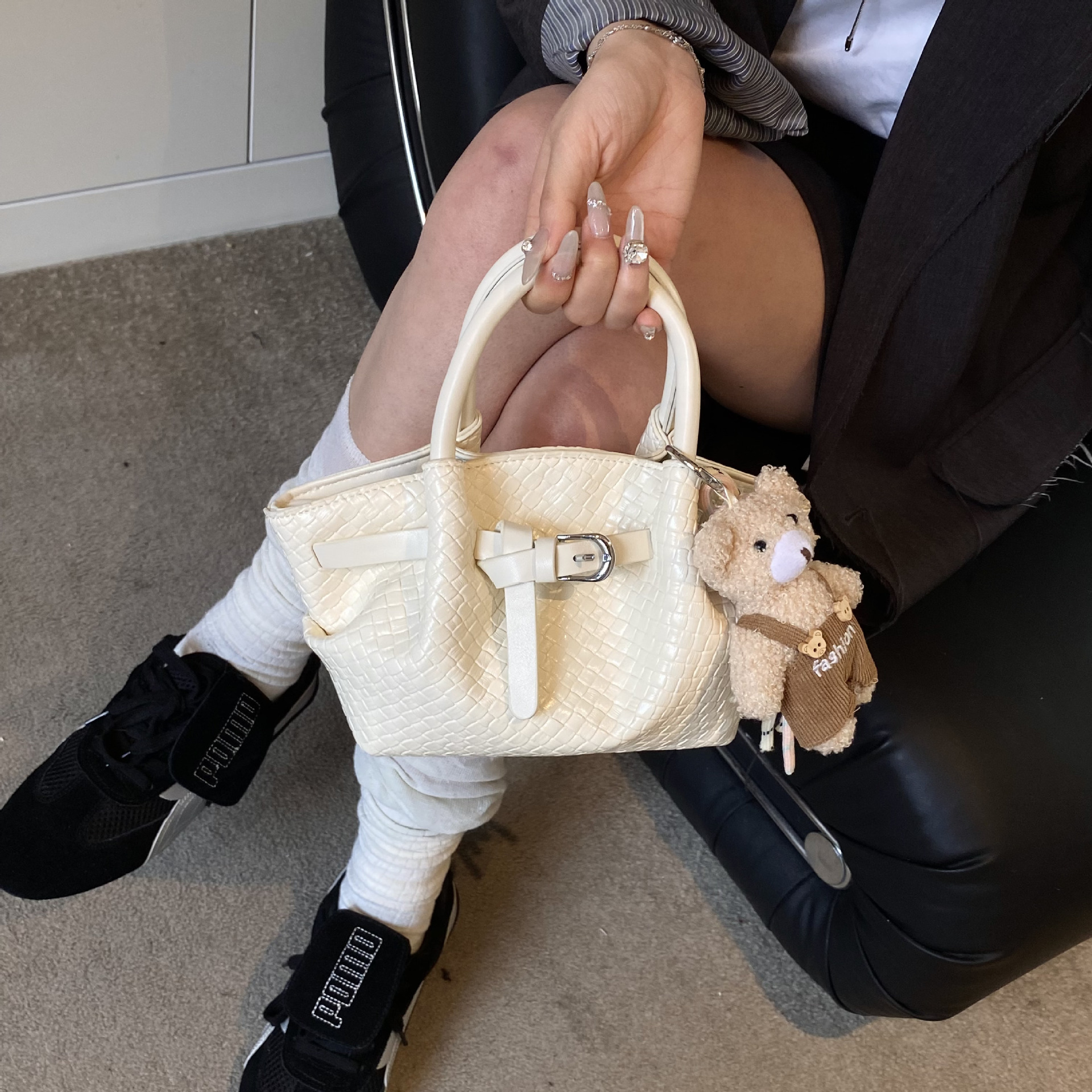 High-End Handheld Basket for Women 2025 New Fashion Woven Pattern Shoulder Versatile Commuter Crossbody Bag