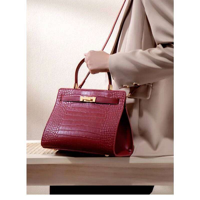 Women's Bags Designer Small Niche Design Shoulder Odino Handbag, Genuine Leather Women's Bag, Red Mother's Bag