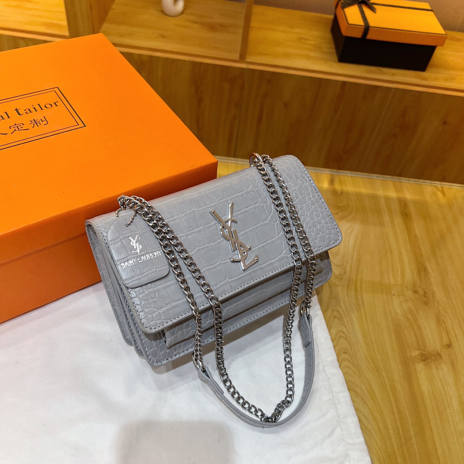 Free shipping designer 2025 High-end pu small square Bag, Light luxury women's bag, New Summer high-end hand-held crossbody bag