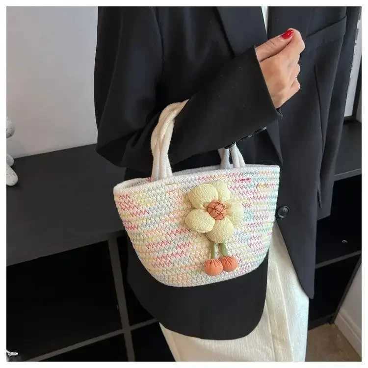 Spring And Summer Large-Capacity Straw Tote Bag Beach Bag Suitable For Vacation Shopping Commuting Use W250524