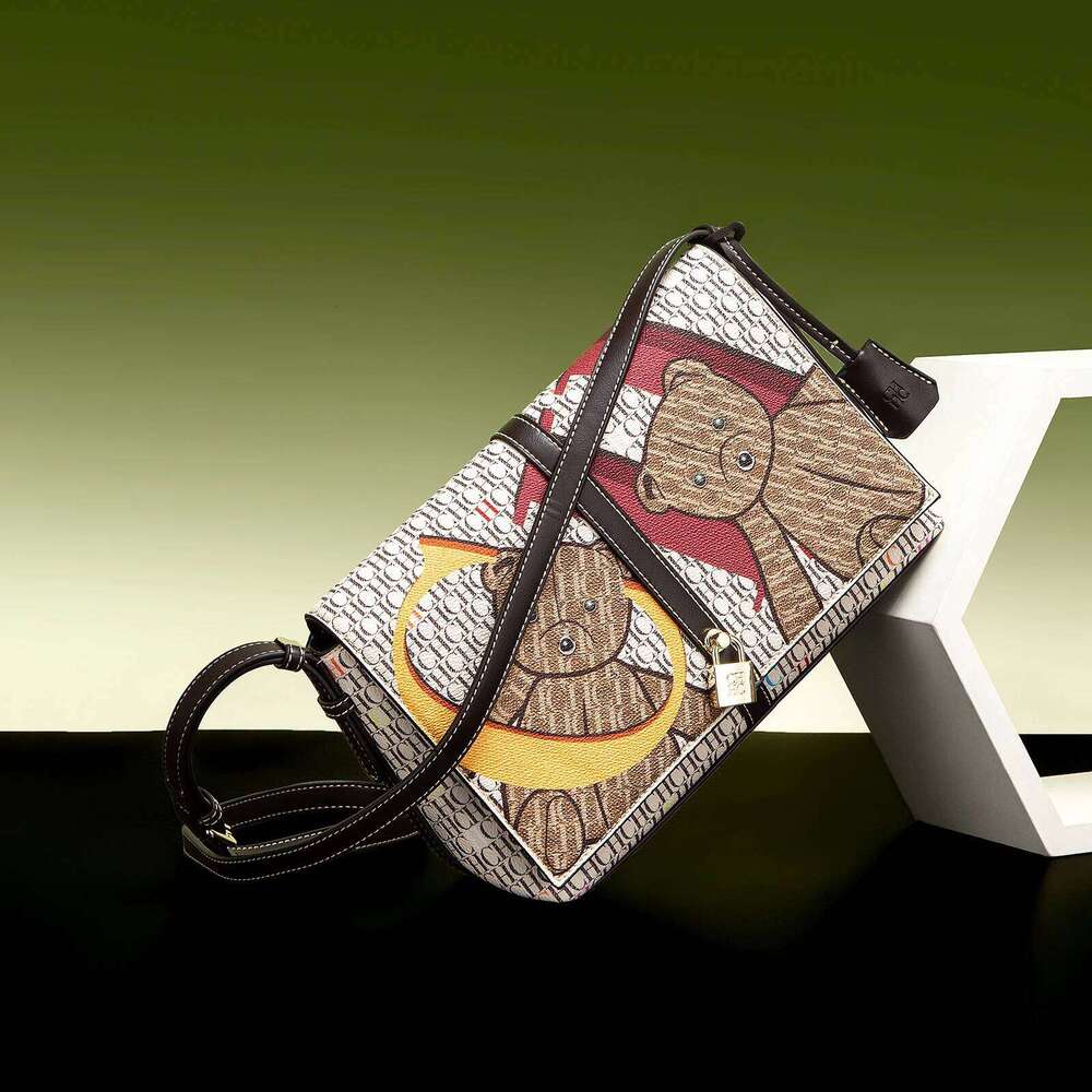 Retro Design Women's Fashionable And Diverse Business Commuter Large Capacity New Shoulder Bag