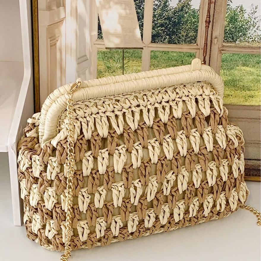 2025 Yuzi Woven Clutch Pleated Shell Straw Chain Crossbody Vacation Beach Bag for Women