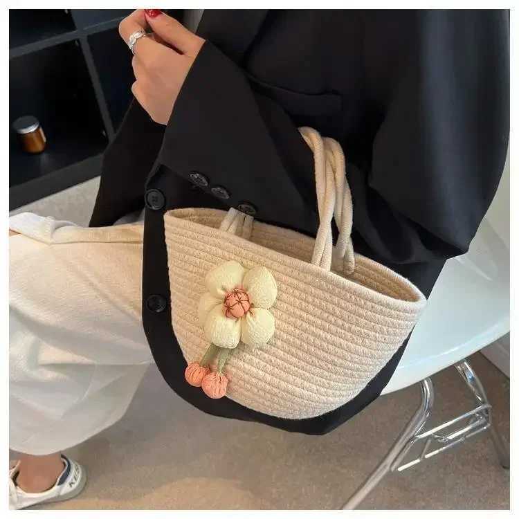 Spring And Summer Large-Capacity Straw Tote Bag Beach Bag Suitable For Vacation Shopping Commuting Use W250524