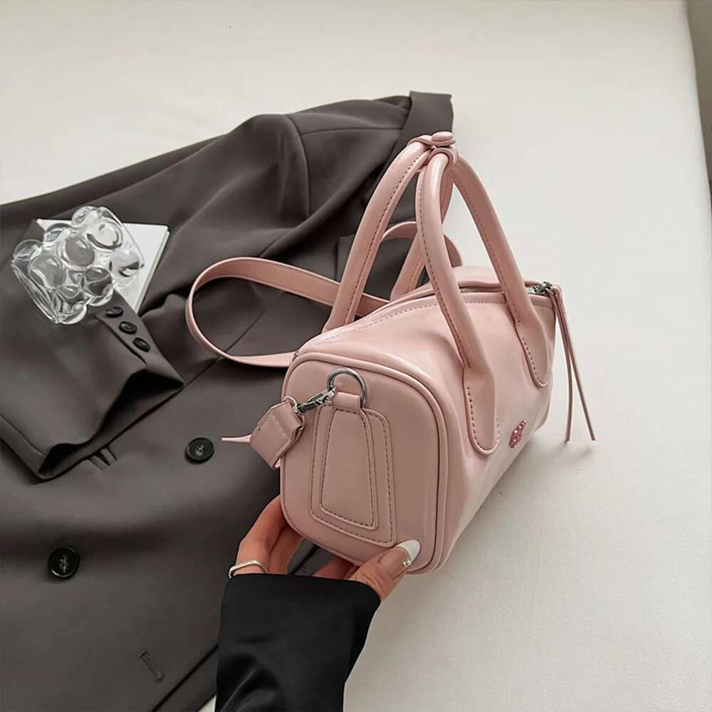 Handheld Bowling Women's New Fashion Trend, Niche Pillow Bag, Versatile Crossbody Bag