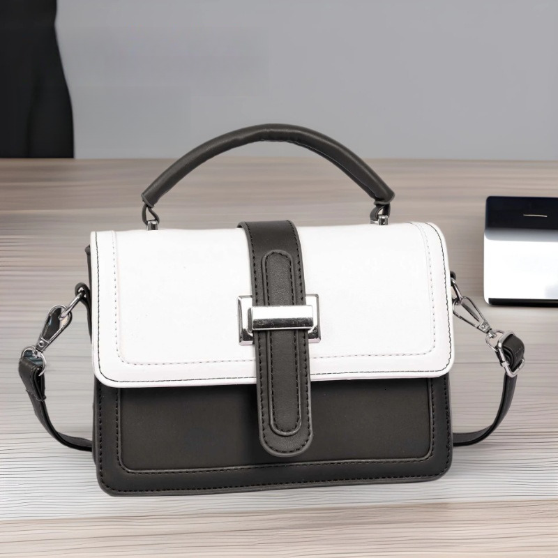 Top brand new free designer bag 2025 new multifunctional crossbody bag fashionable Western style single shoulder small square bag Korean version free 