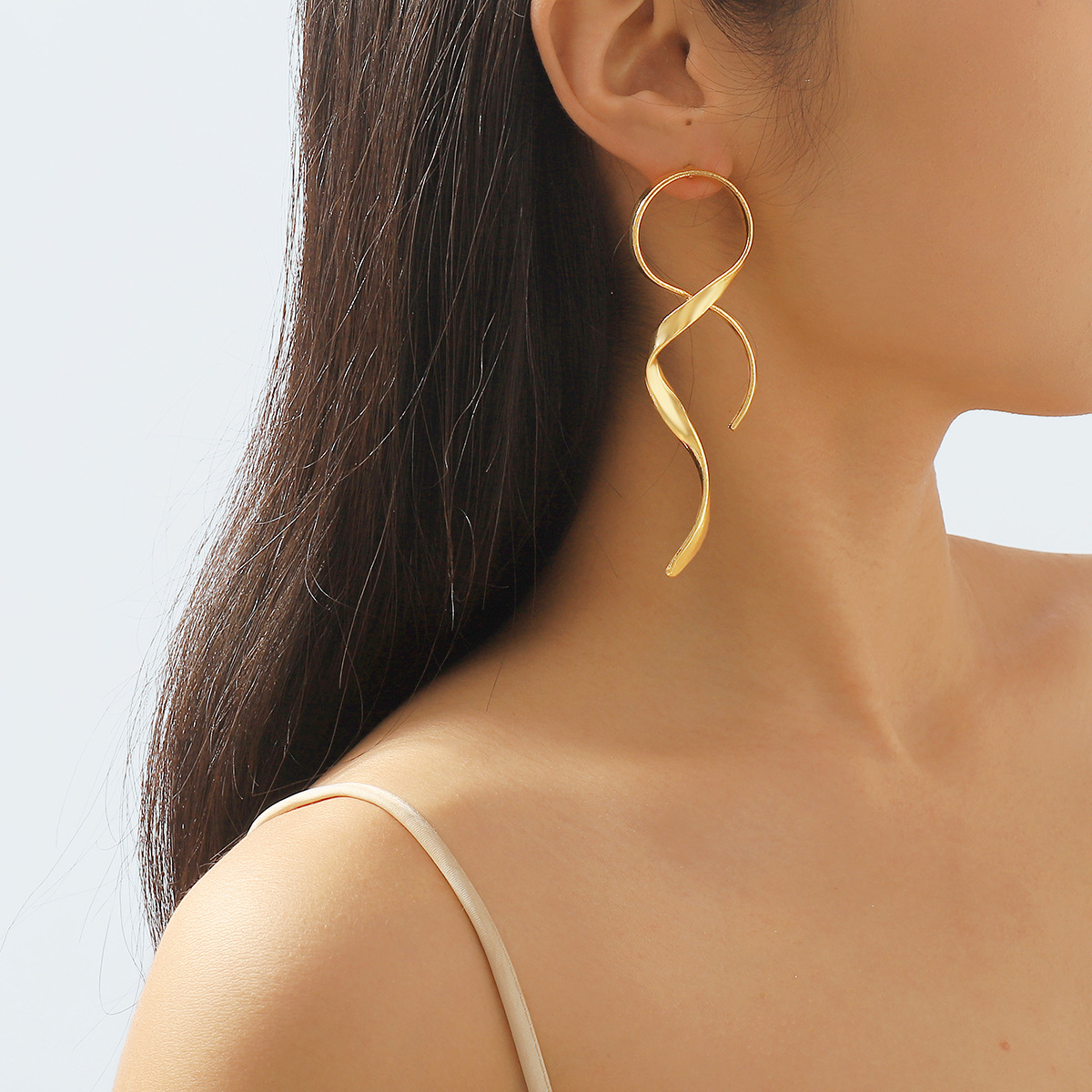 European and American Minimalist Geometric Asymmetrical Hoop Earrings for Women Irregular Bold and Fashionable