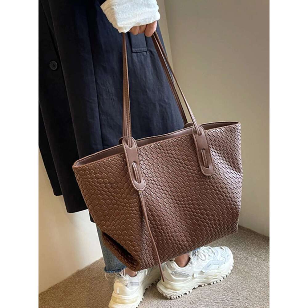 The minimalist elegant PU splicing large capacity handbag is for women stylish and durable design suitable forDH bag