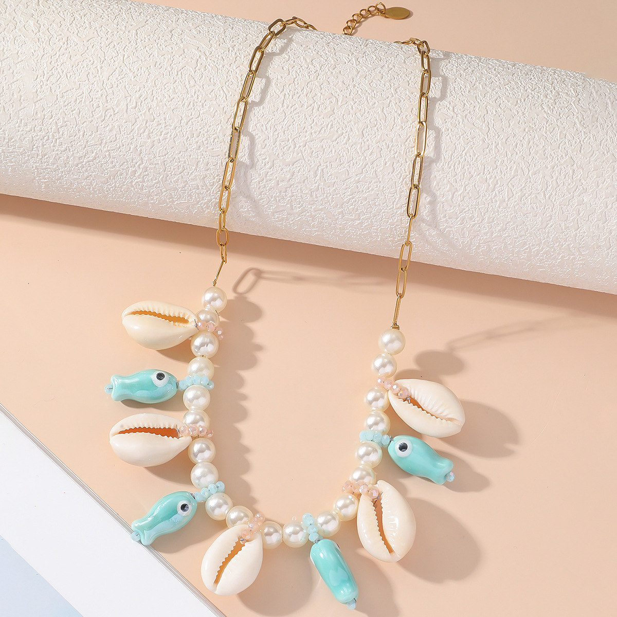 stainless steel necklace, new women's light design, shell collarbone chain,