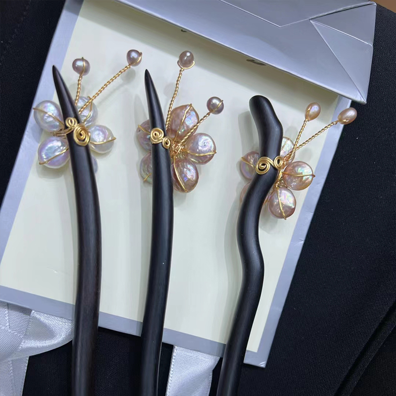 Elegantly Designed Ladies Pearl Hairpin with Floral Accent - Traditional Chinese Jewelry