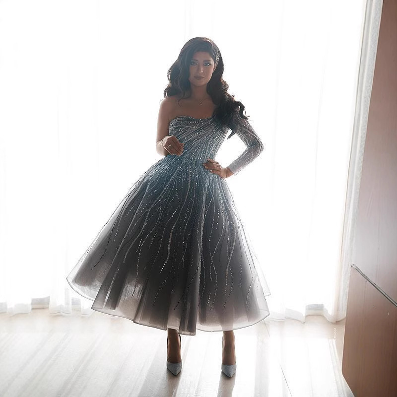 New Dress One Shoulder Sleeves Slim Fit Dress Iron Silver Dress