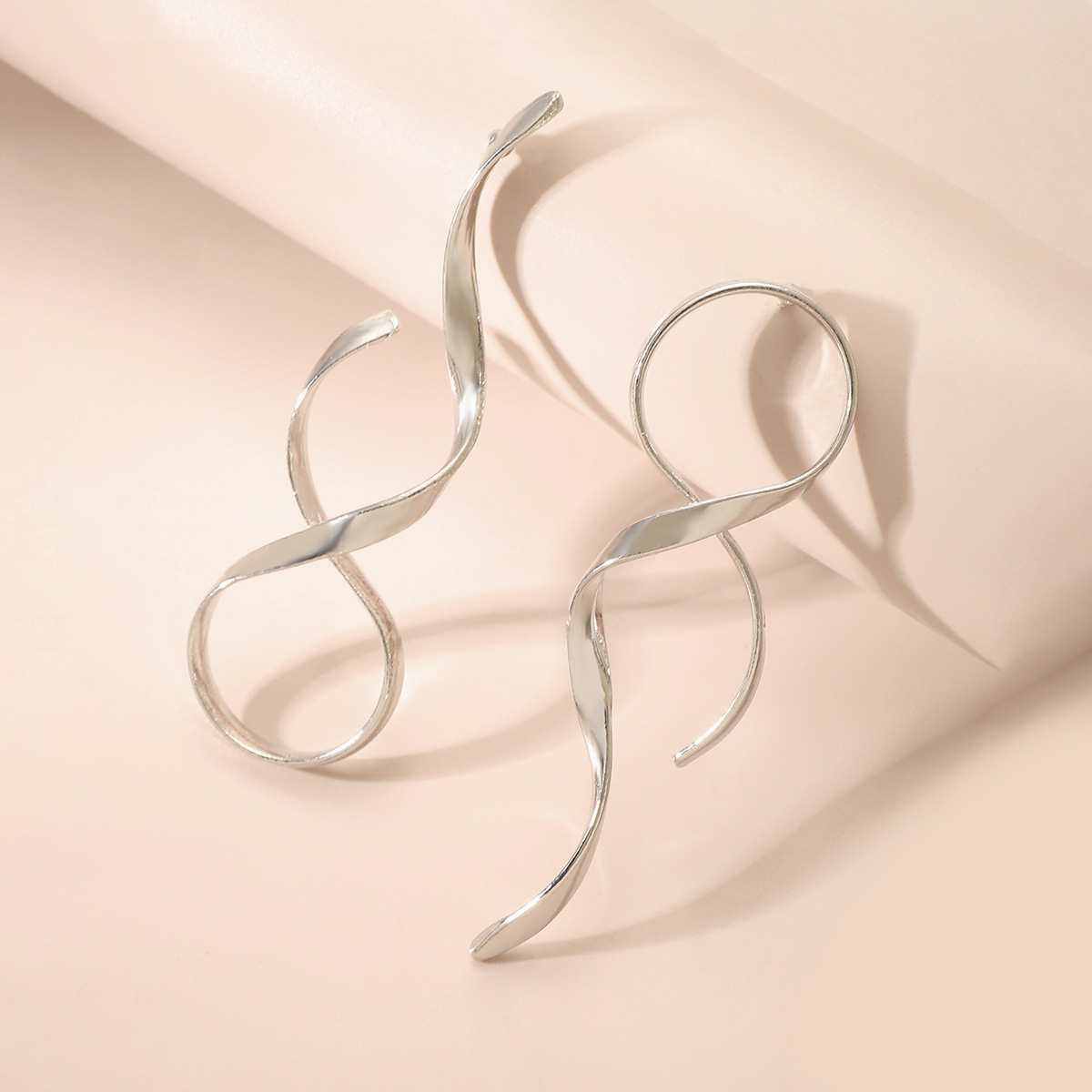 European and American Minimalist Geometric Asymmetrical Hoop Earrings for Women Irregular Bold and Fashionable