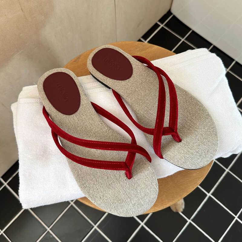 - Flat Flip-Flops for Women, Summer Outdoor Wear, New Niche Design, Casual Beach Vacation Toe-Post Sandals