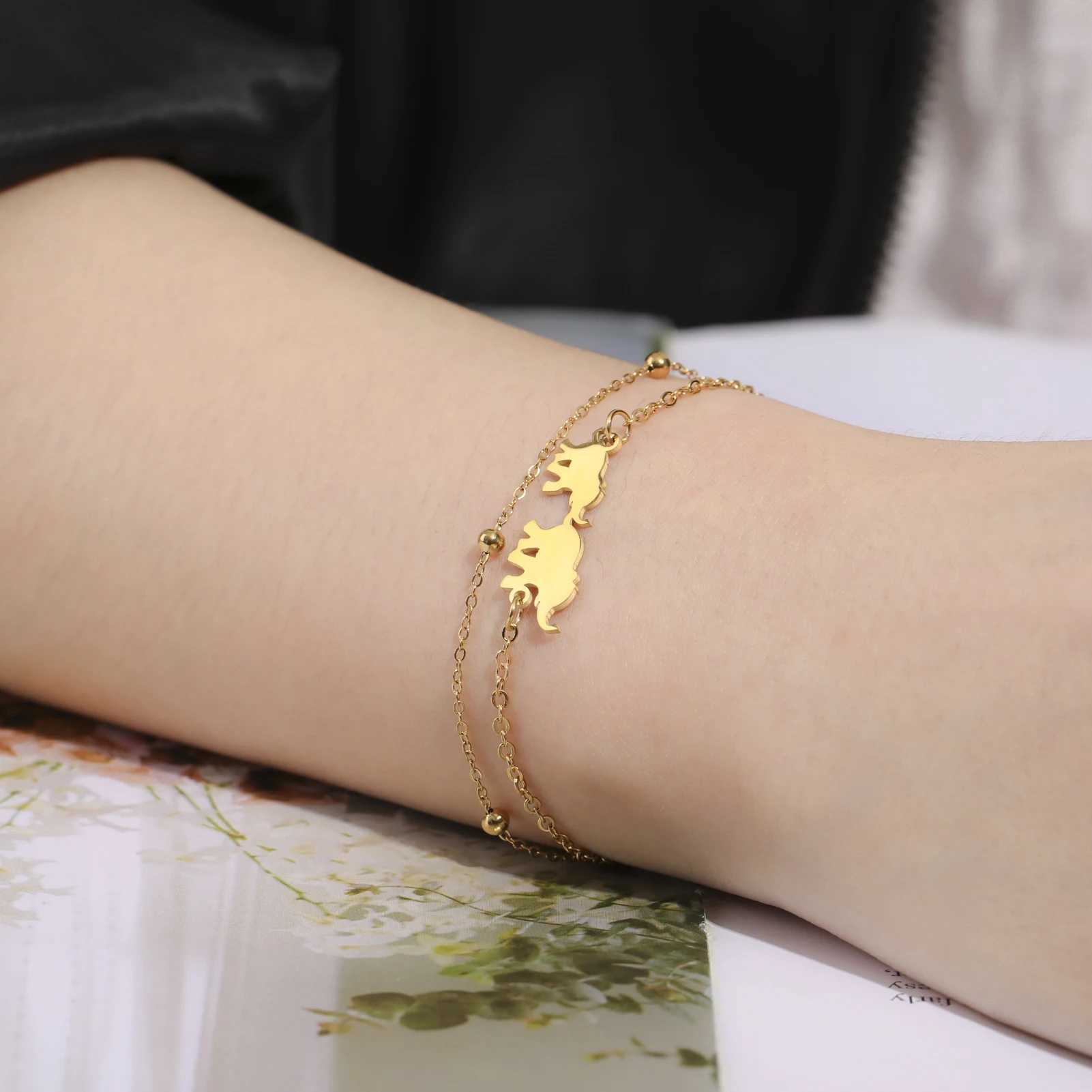 Elephant Pendant Bracelet Womens Stainless Steel Animal Charm Bracelet Fashion Jewelry Birthday Mothers Day Gift W250526