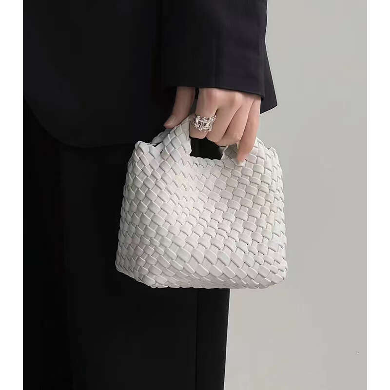 Handheld Woven Basket for Women New Trend This Year Niche Single Shoulder Crossbody Chain Mini Tote Bag