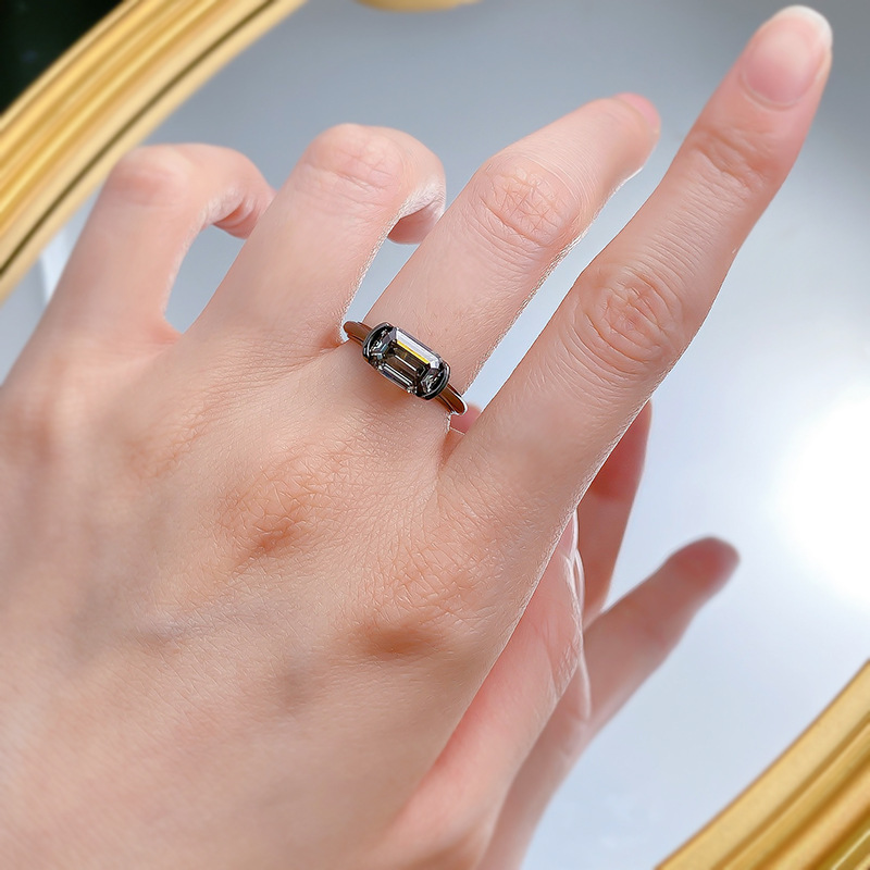 Choucong Brand Wedding Rings Luxury Jewelry Genuine 100% 925 Sterling Silver Black Asscher Cut Grey Lab Moissanite Diamond Party Women Retro Band Ring