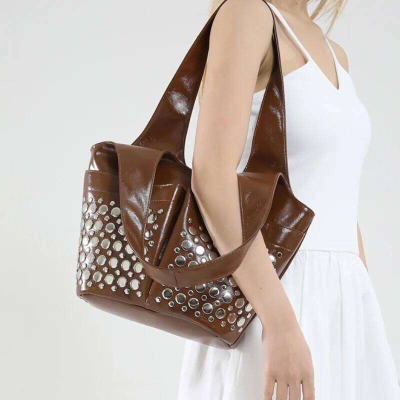 Women's Bags Designer Patent Leather Ladies Motorcycle Style Shiny Shoulder Popular Underarm Travel Large Capacity Rivet Roomy Tote Bag