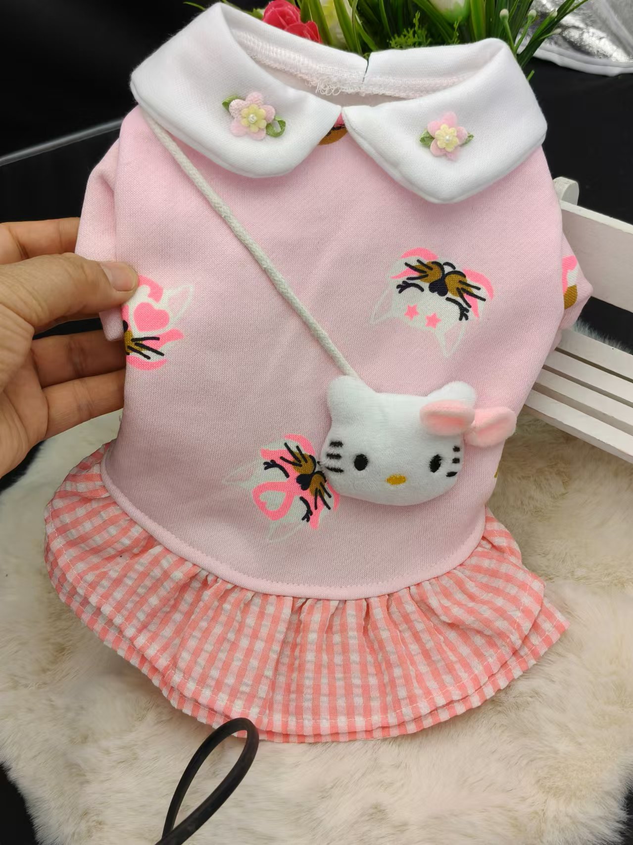Cat clothes for spring and summer, anti shedding hair, breathable pink, three-dimensional cute cartoon