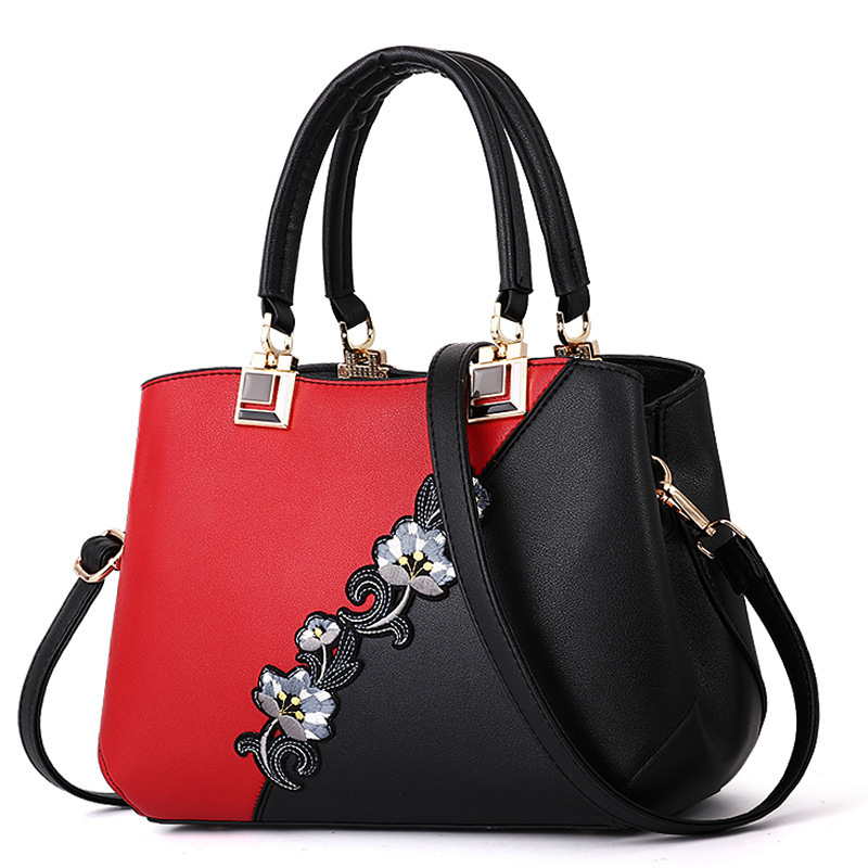 Top Brand High Quality New Style Bag 2025 New Fashion Women's Large Bag Style Color-Block Pom-Pom Shoulder Crossbody Bag Wholesale New Free Deliv