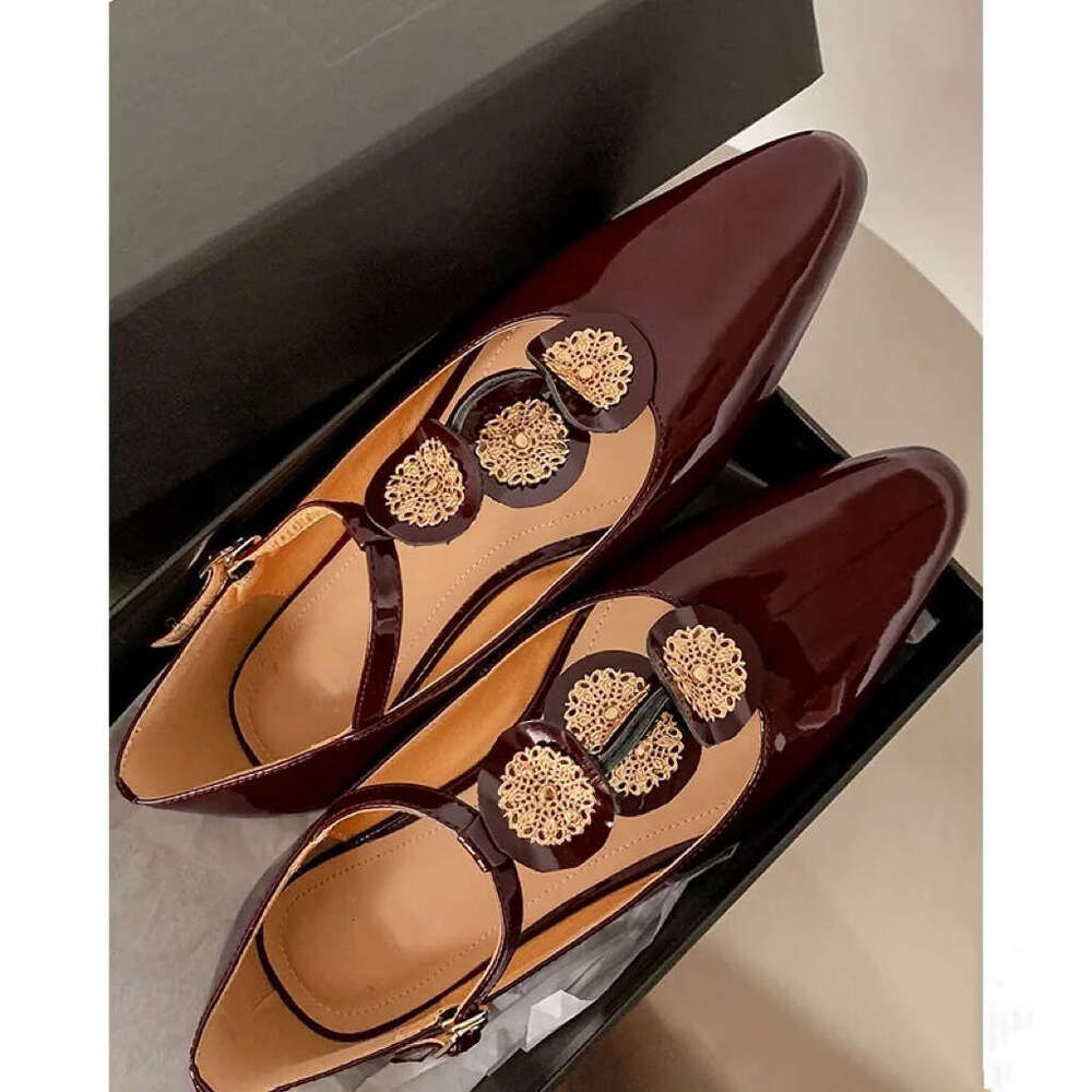 --New Gold French Style Flat Flower Mary Jane Patent Leather Fashion Pointed Toe Shallow Mouth Single Shoes