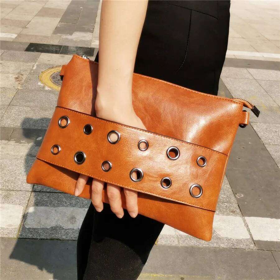 Brand Design Rivets Women Envelope Clutch PU Leather Ladies Crossbody Messenger Bag Female Shoulder Bag Party Clutches Wrist