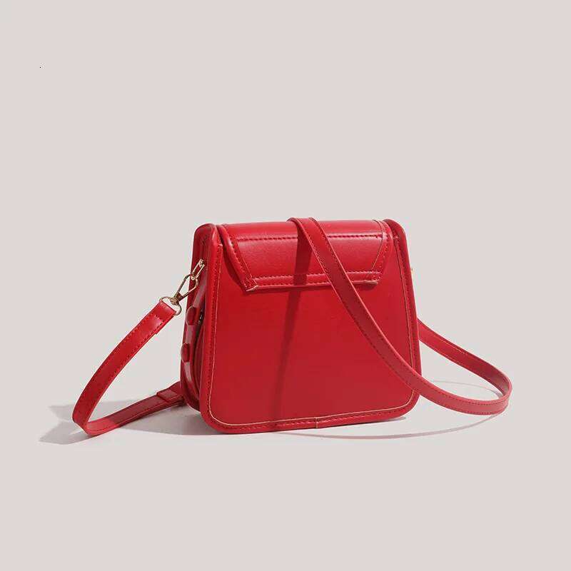 High Quality Retro Red PU Crossbody Bag Women's Light Magnetic Buckle Flap Underarm Bags Versatile Commuting Handbag