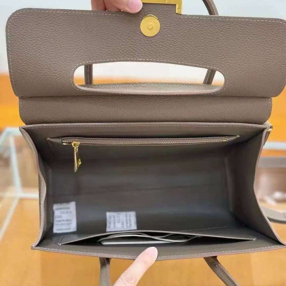 Designer Bag Fashion Genuine Leather Briefcase Tote Capacity Handbag Ladies Bag Niche Design Business Commuting Cowhide Large Bags