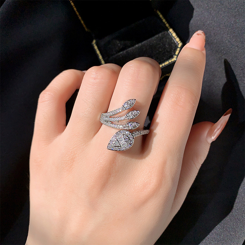 2025 Ins Top Sell Elegant Wedding Rings Luxury Jewelry 10KT White Gold Fill T Princess Cut 5A Cubic Zircon CZ Diamond Gemstones Party Women Leaf Bride