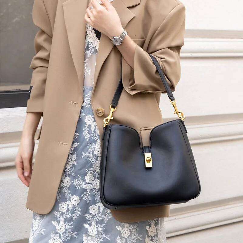 Leather Tote Bag for Women 2025 New Commuting Armpit Handbag Cowhide Crossbody Bag, Women's Shoulder Package