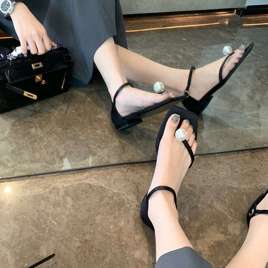 Instant Dispatch Grape Mom Summer New Fashion Versatile Square Pearl Toe Clip Strap Chunky Heel Sandals for Women